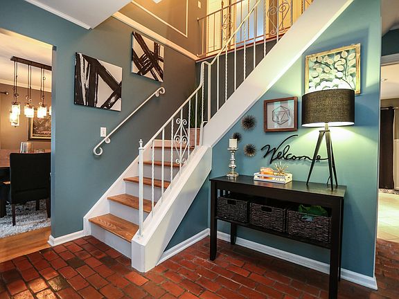 3rd image of 12 Pittsford Manor Ln
