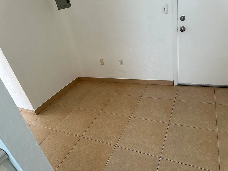 955 Euclid Ave — Photo 8