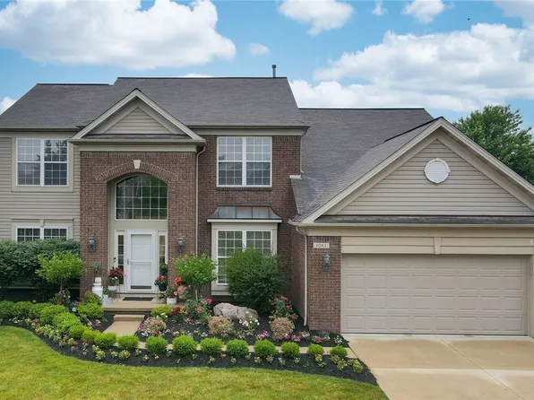 1061 Hamilton Dr, Broadview Heights, OH 44147