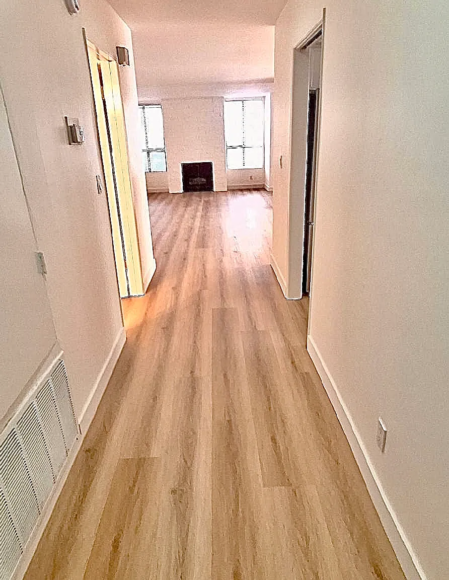 11908 Montana Avenue Apartments — Photo 4