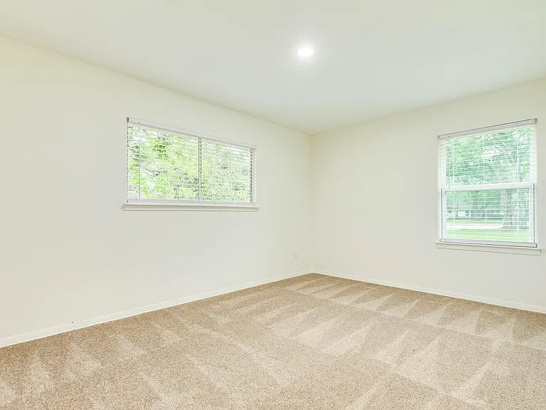 408 Gardenia St — Photo 16