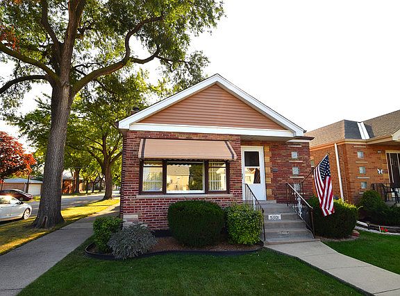 2nd image of 5001 S Laramie Ave