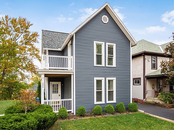 3rd image of 206 Gurley Ave