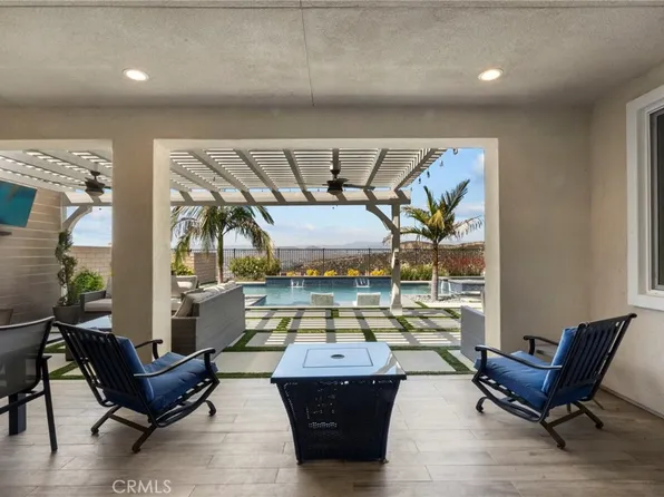 18689 Big Cedar Dr, Santa Clarita, CA 91387