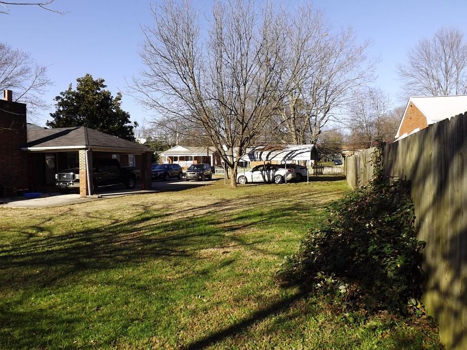 2nd image of 515 E Wentworth Dr