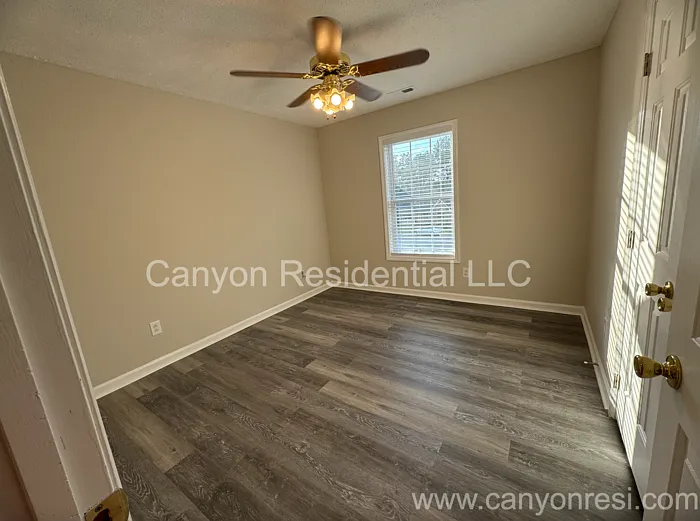 229 Lakeside Rd — Photo 11