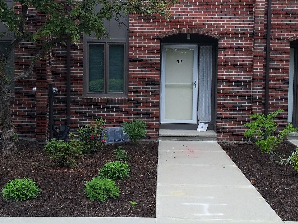 1st image of 32 Webster Ct