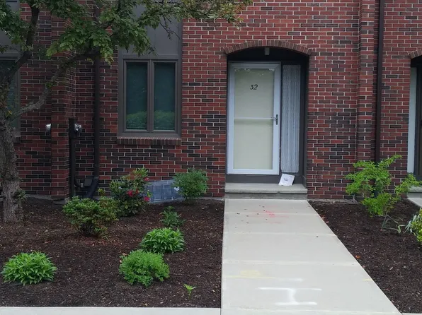 32 Webster Ct, Amherst, MA 01002
