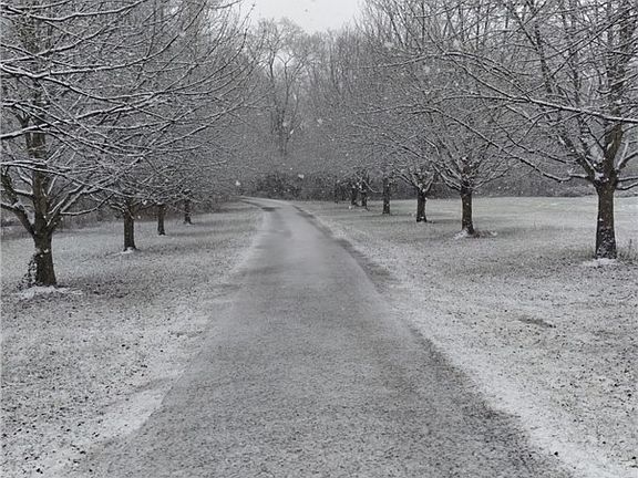 4th image of 1045 W State Route 73