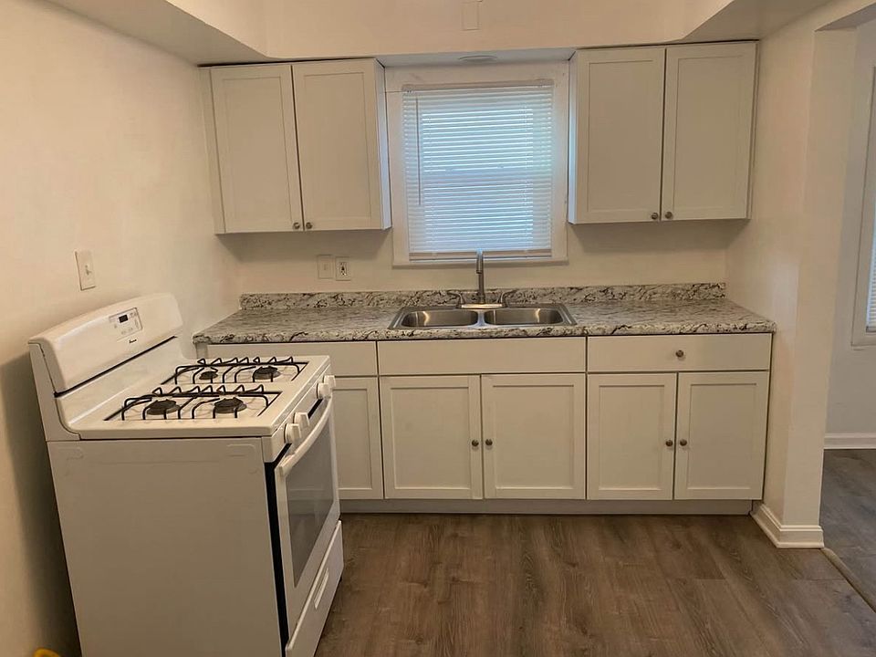 1st image of 3257 W 88th St