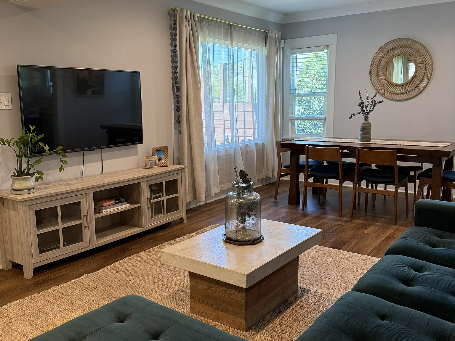 2 bed, 1011 sqft, $4,000 — Photo 4