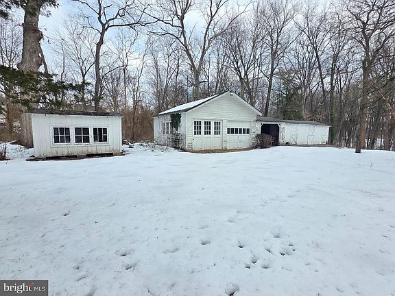 2nd image of 3016 County House Rd