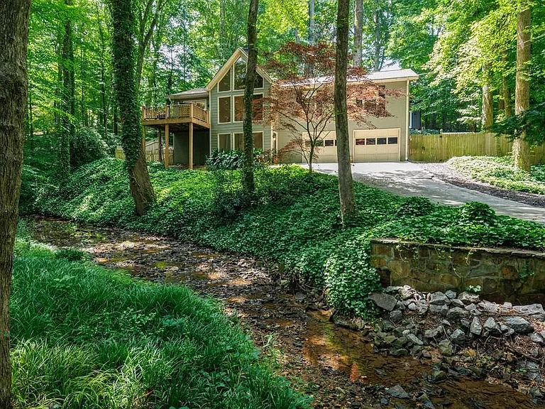 102 Vanessa Dr SE — Photo 35