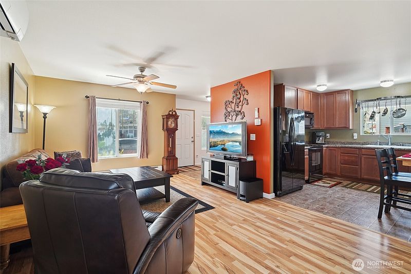 3rd image of 5377 Timber Ridge Drive