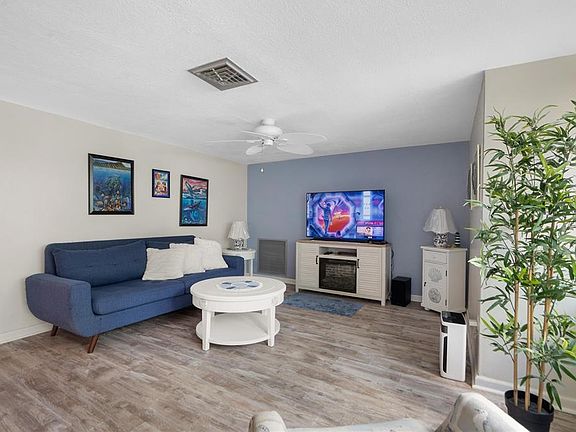 5th image of 8021 Wildflower Row