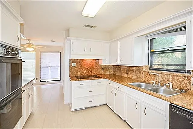 2814 Field Line Dr — Photo 15