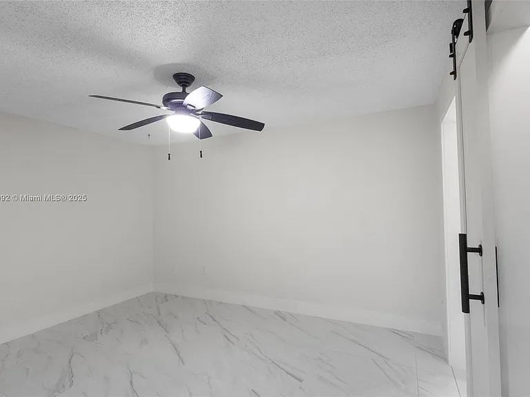 2515 W 65th St — Photo 12