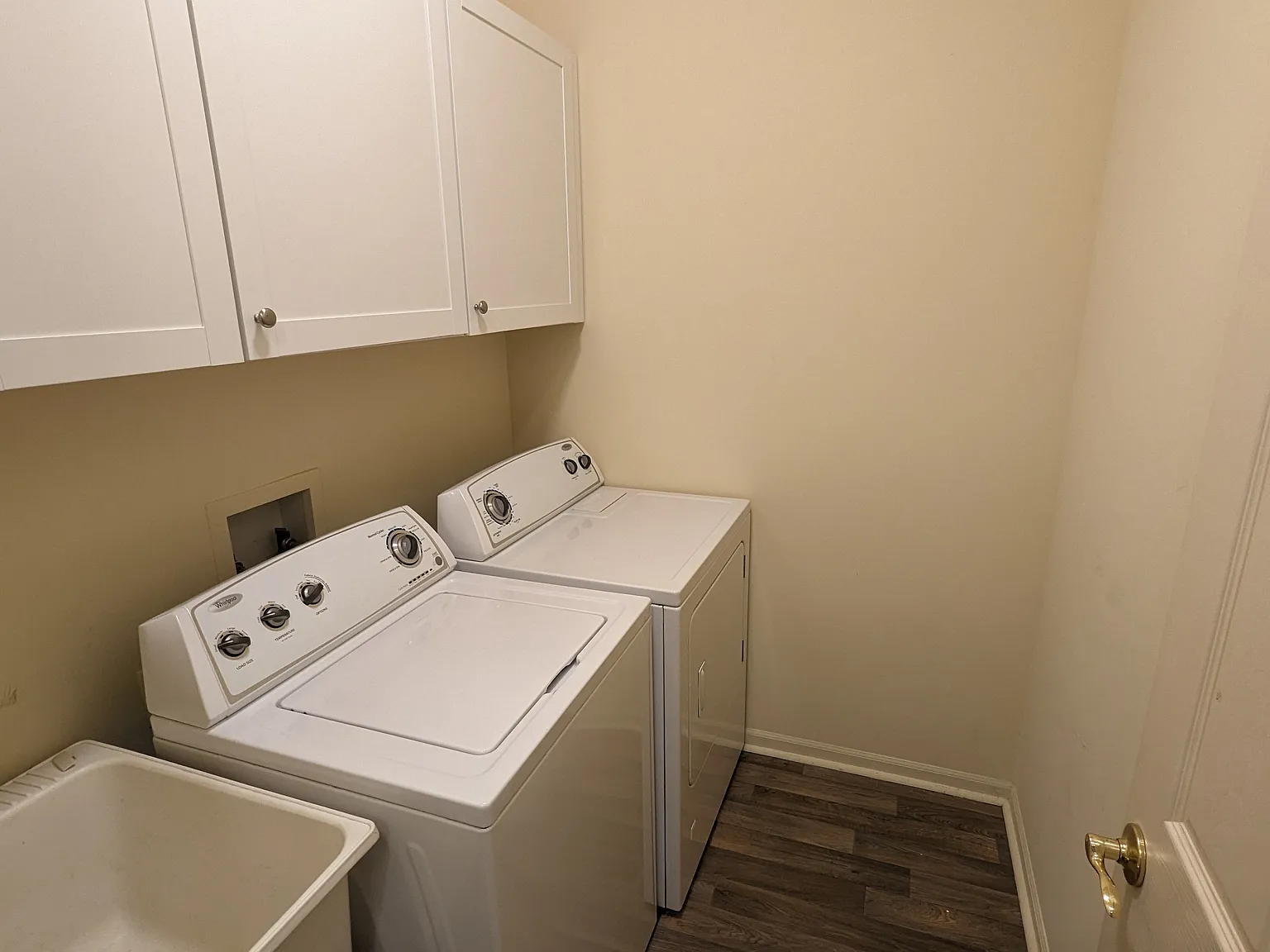 2 bed, 1565 sqft, $2,400 — Photo 3