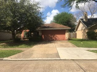 8222 Woodland Willows Dr, Houston, TX 77083