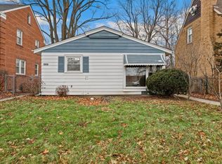 1610 Pitner Ave, Evanston, IL 60201