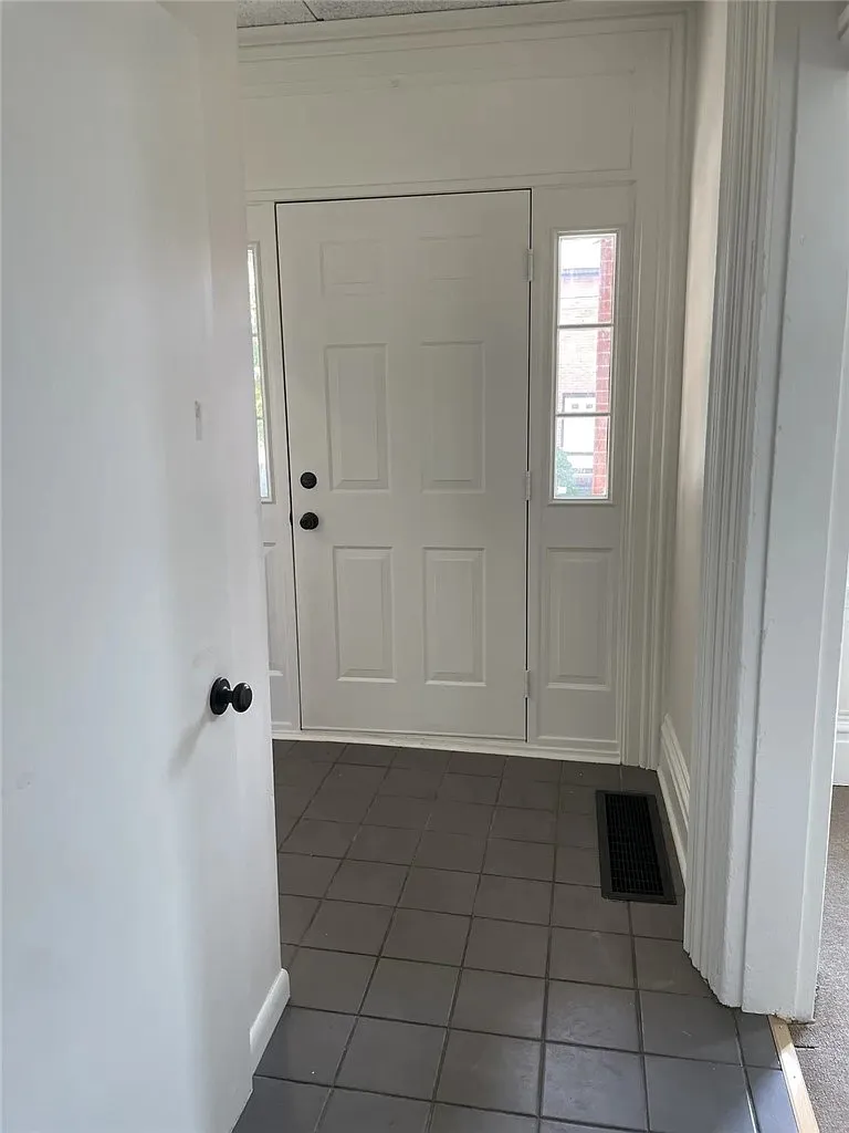 1 bed, $1,100 — Photo 2