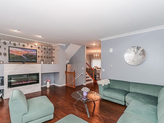 3rd image of 126 Monarch Dr #126