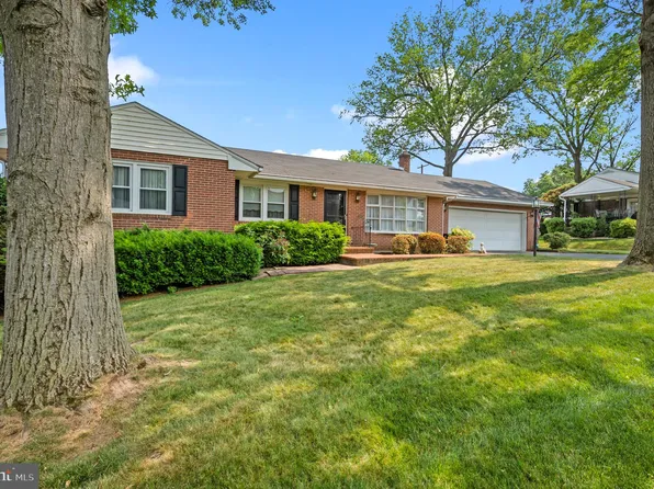 838 Whitner Rd, Reading, PA 19605