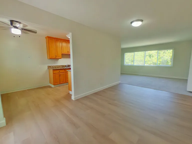 22 Coleman Pl #17 — Photo 3