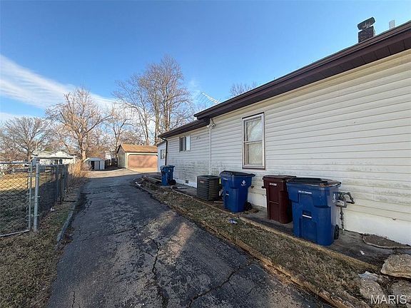 2nd image of 3408 Airway Ave
