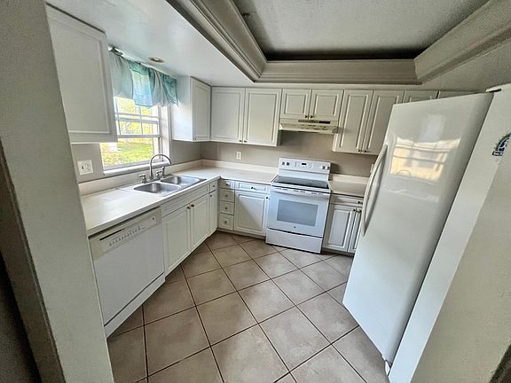 3rd image of 2423 Aspinwall St #2423