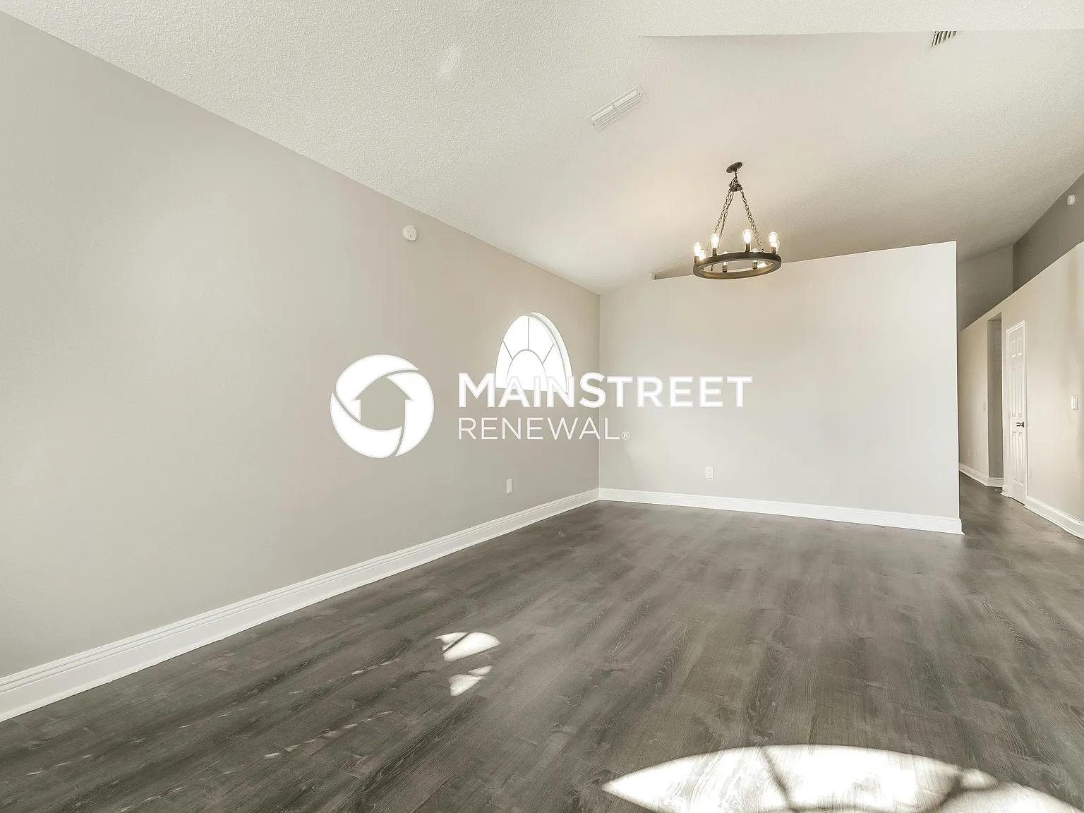1023 Bartlett Ct — Photo 4