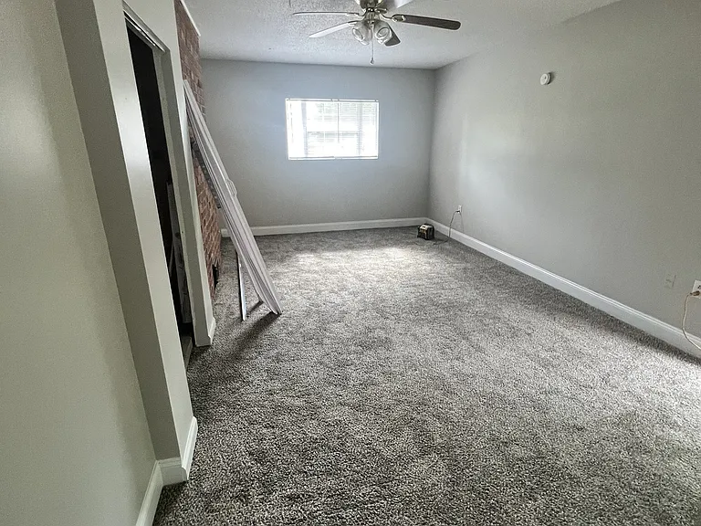 1103 Hickory St — Photo 8