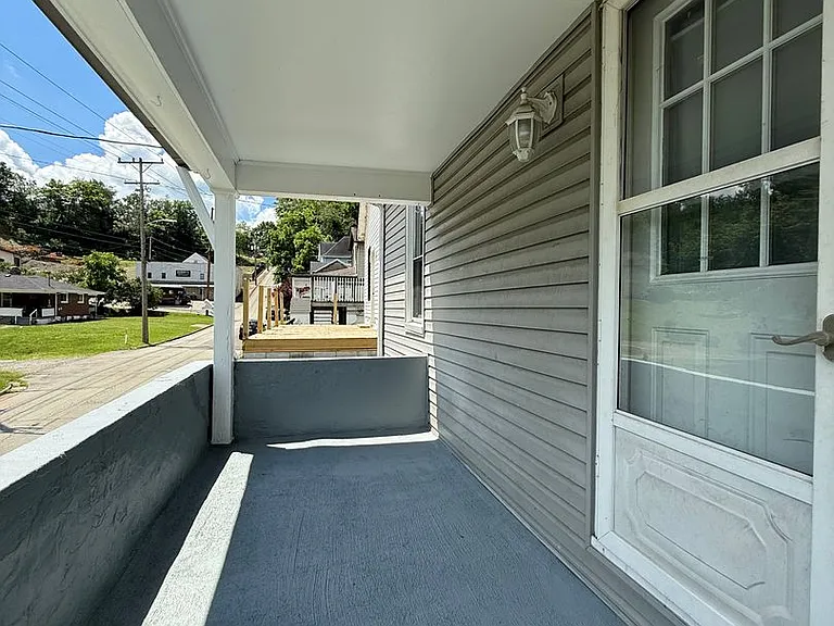 802 Western Ave — Photo 2
