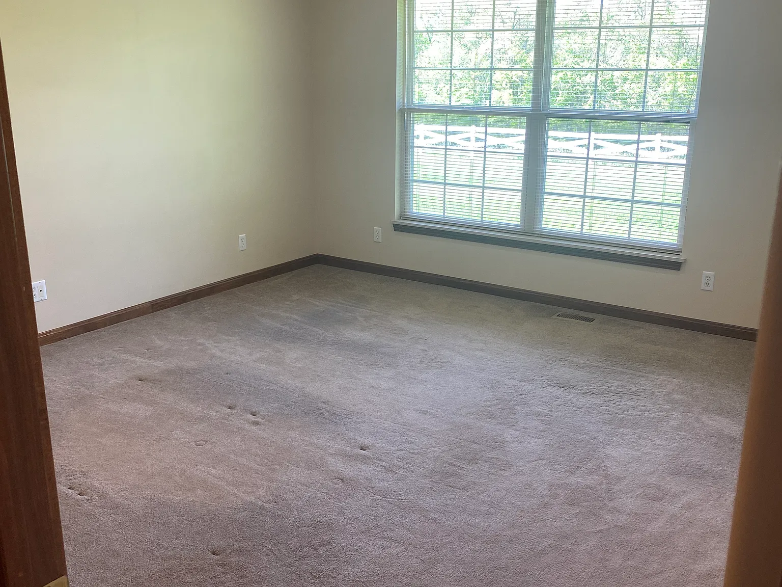 2 bed, 1200 sqft, $1,700 — Photo 3
