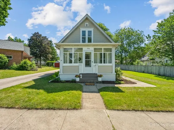 236 Short St, Dundee, IL 60118