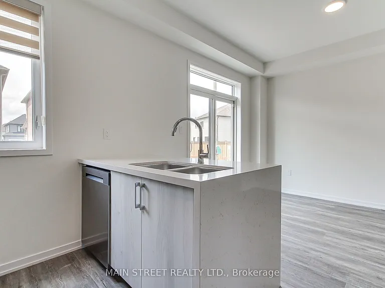 12 Donald Ingram Cres — Photo 17