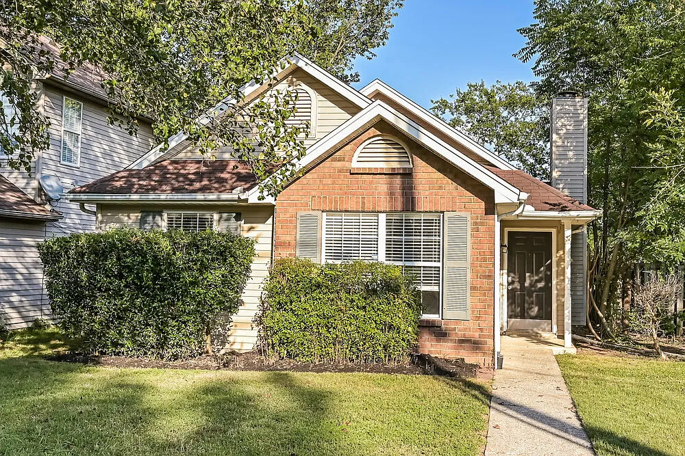 3 bed, 2.0 bath, 1143 sqft, $2,000 — Photo 1
