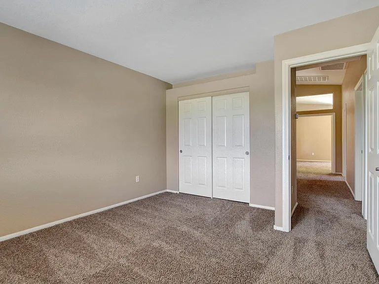 469 Annotto Bay St — Photo 33