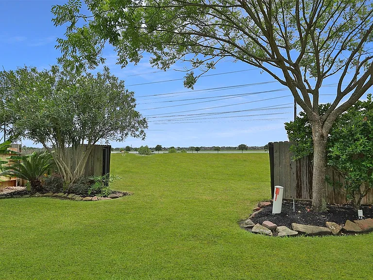 9603 Red Rugossa Dr — Photo 39