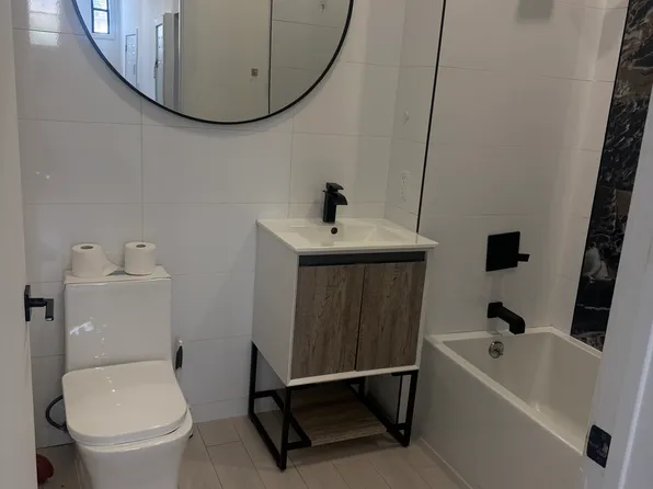 73 Court House Place image 4 of 4