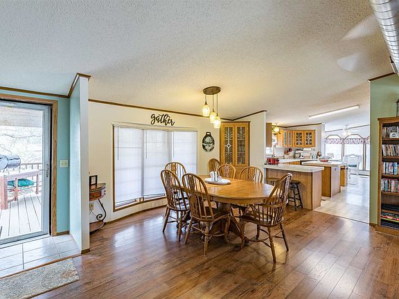 5th image of 209 Lake Warren Dr