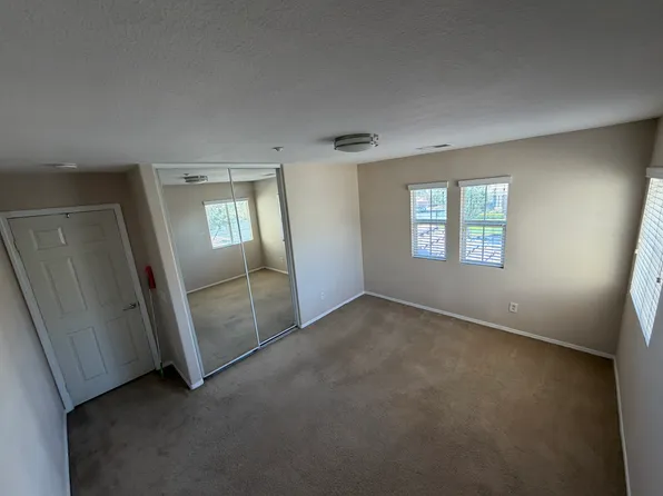 5761 Newcomb Ct, Fontana, CA 92336