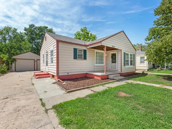 2227 S Ellis St, Wichita, KS 67211