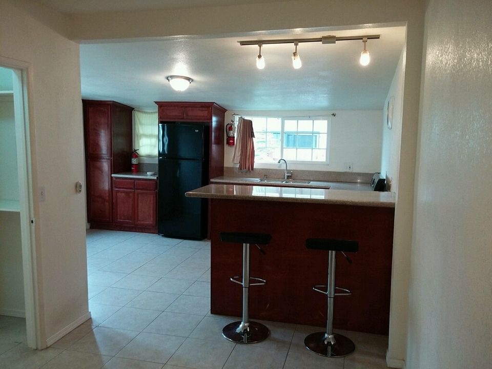 2nd image of 502 1/2 W Hellman Ave