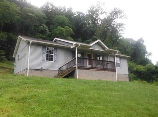610 Overby Rd, Huntington, WV 25704
