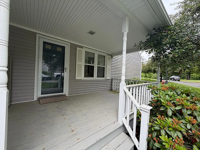 8 Applewood Ln — Photo 1