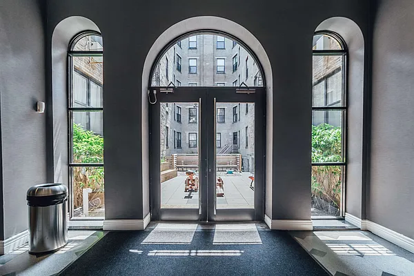 Rented by Nooklyn NYC LLC | media 50