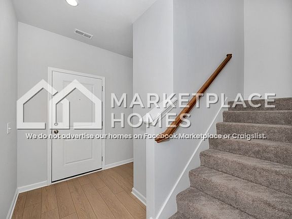 3rd image of 146 Labrador Ln