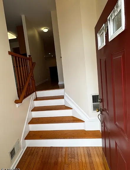 533 Coventry Dr — Photo 3