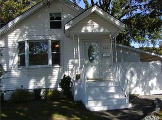 380 S 8th St, Lindenhurst, NY 11757